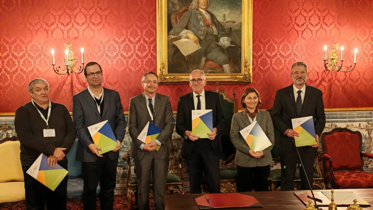 WM26-Day1-MoU-Signature-36-1200x675